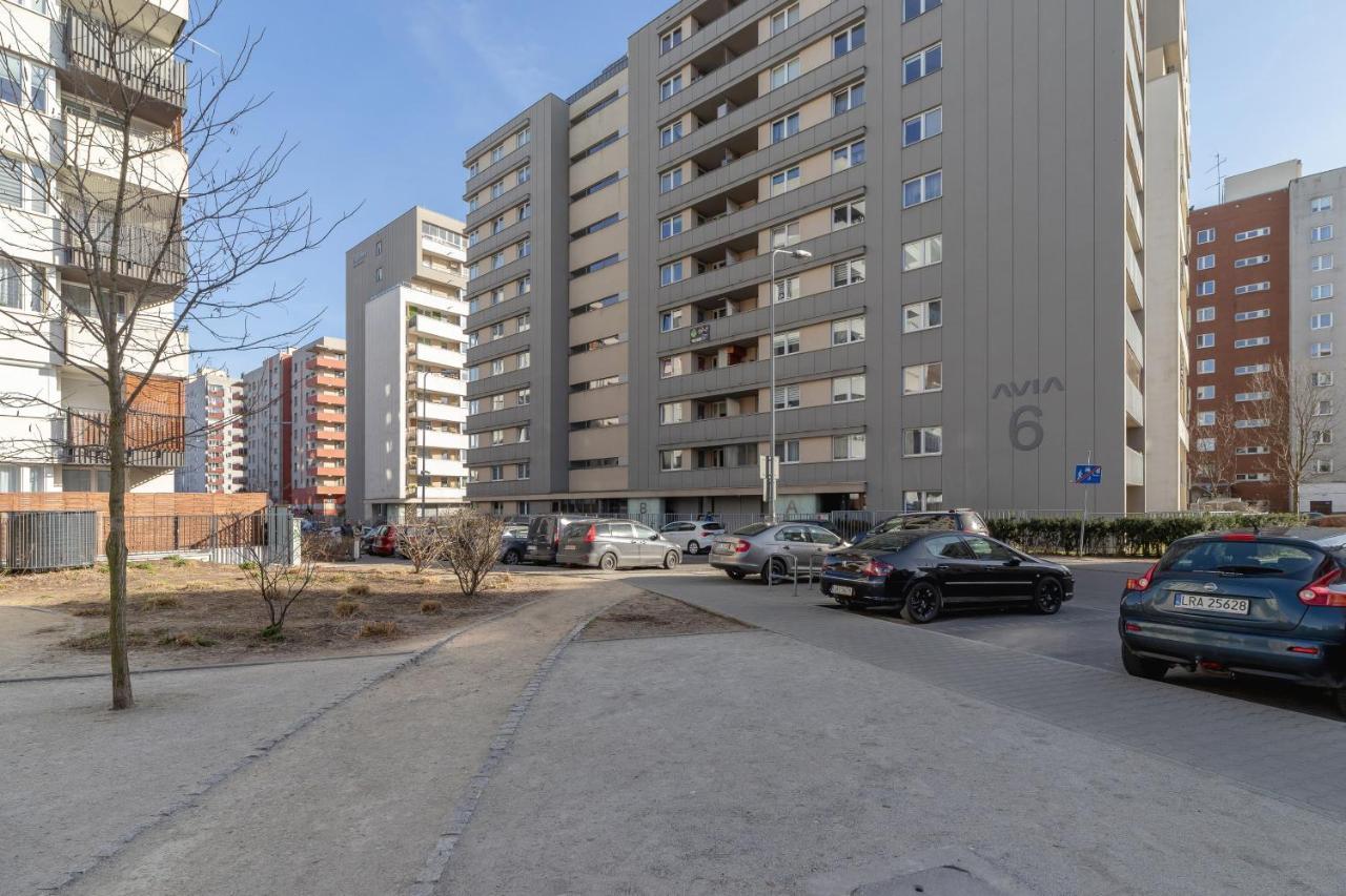 Avia Apartment Three Bedroom Two Balcony Ac & Parking By Noclegi Renters Cracóvia Exterior foto